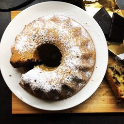 Bundt cake (“bábovka”) with walnuts and chocolate