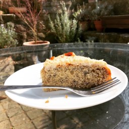 Banana bread cake with cream cheese frosting